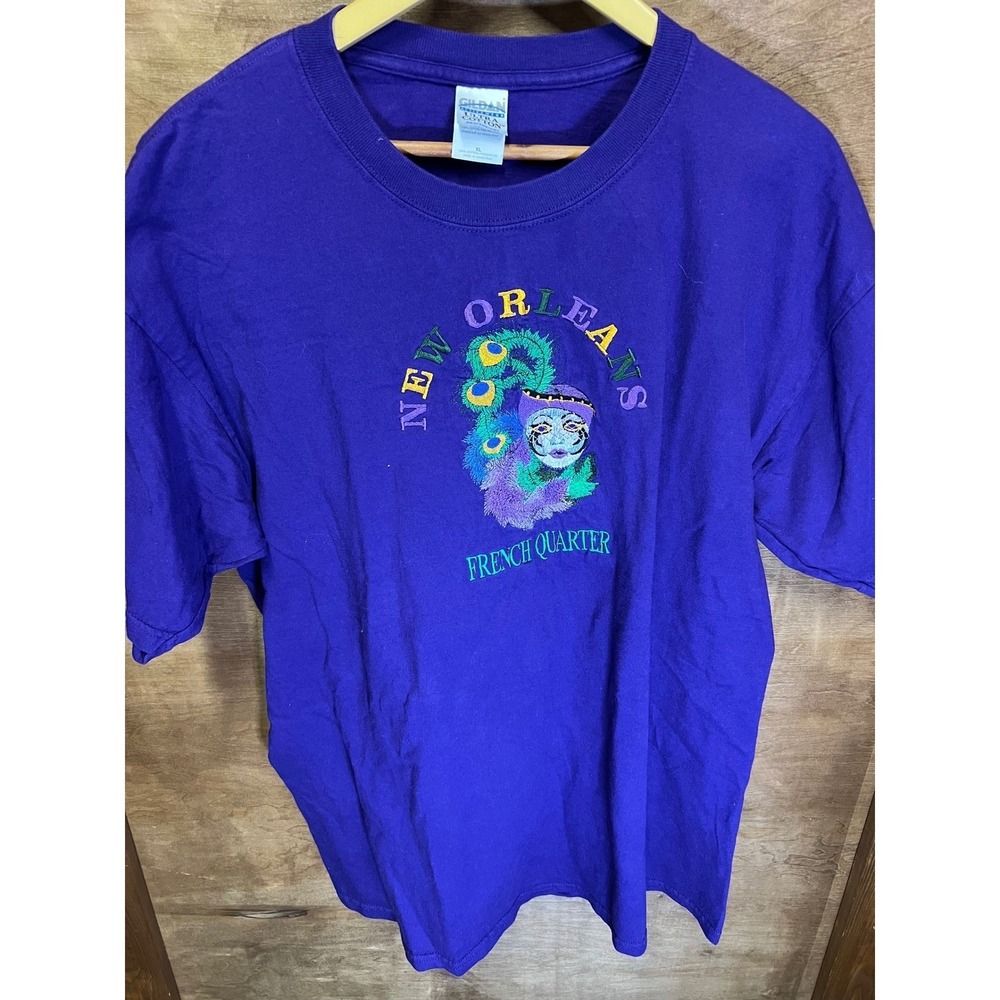 Gildan New Orleans French‎ Quarter Mardi Gras Embroidered Purple T-Shirt XL Mens
